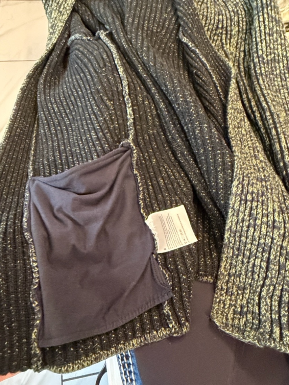 Lululemon - Picture 13 of 13
